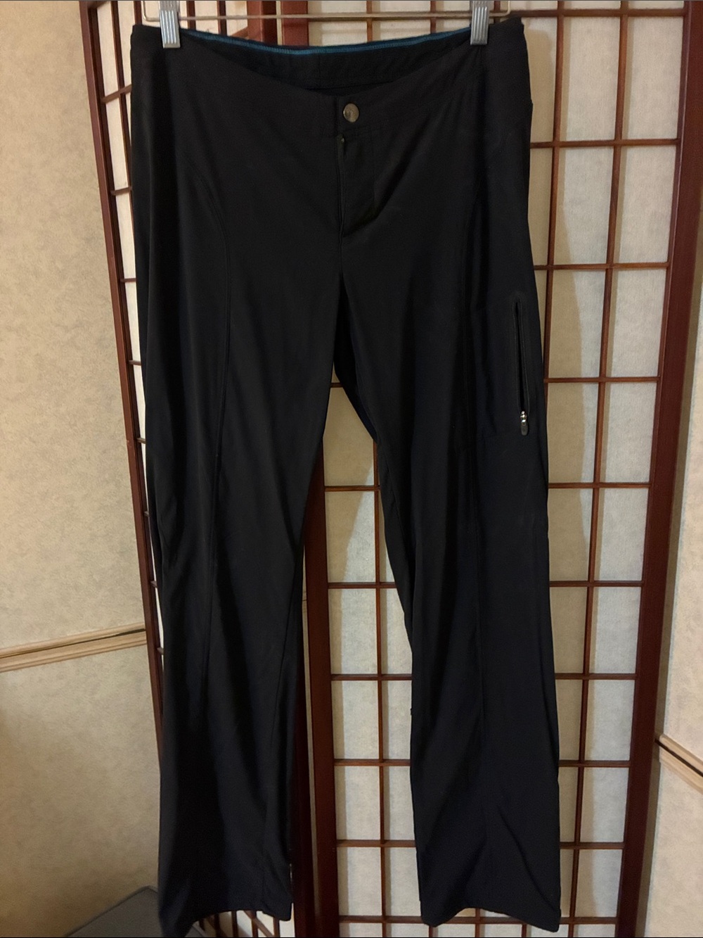 Columbia Black Cargo Pants with Side Zip Pocket 8/40